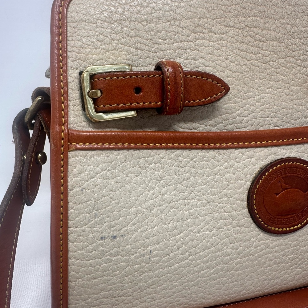 Vintage Dooney & Bourke Cream and Brown Pebbled Leather Crossbody - Picture 3 of 7